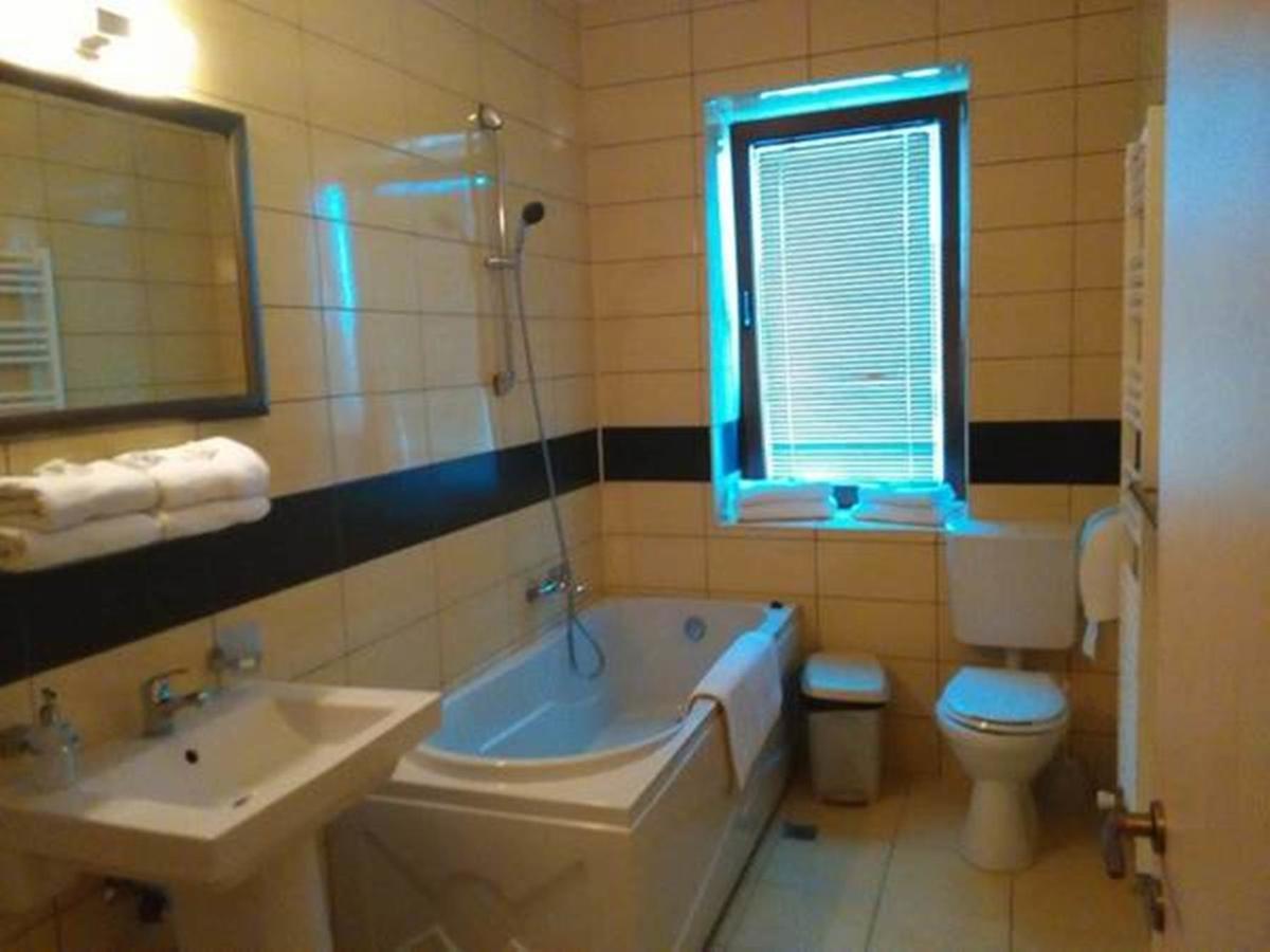 Motel Casa Maria Magdalena Lipova Zewnętrze zdjęcie